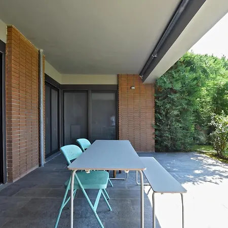 Seafront * Elia Nikitis