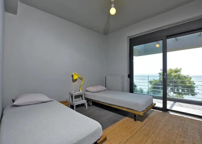 Seafront * Elia Nikitis