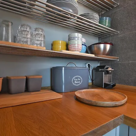 Seafront * Elia Nikitis